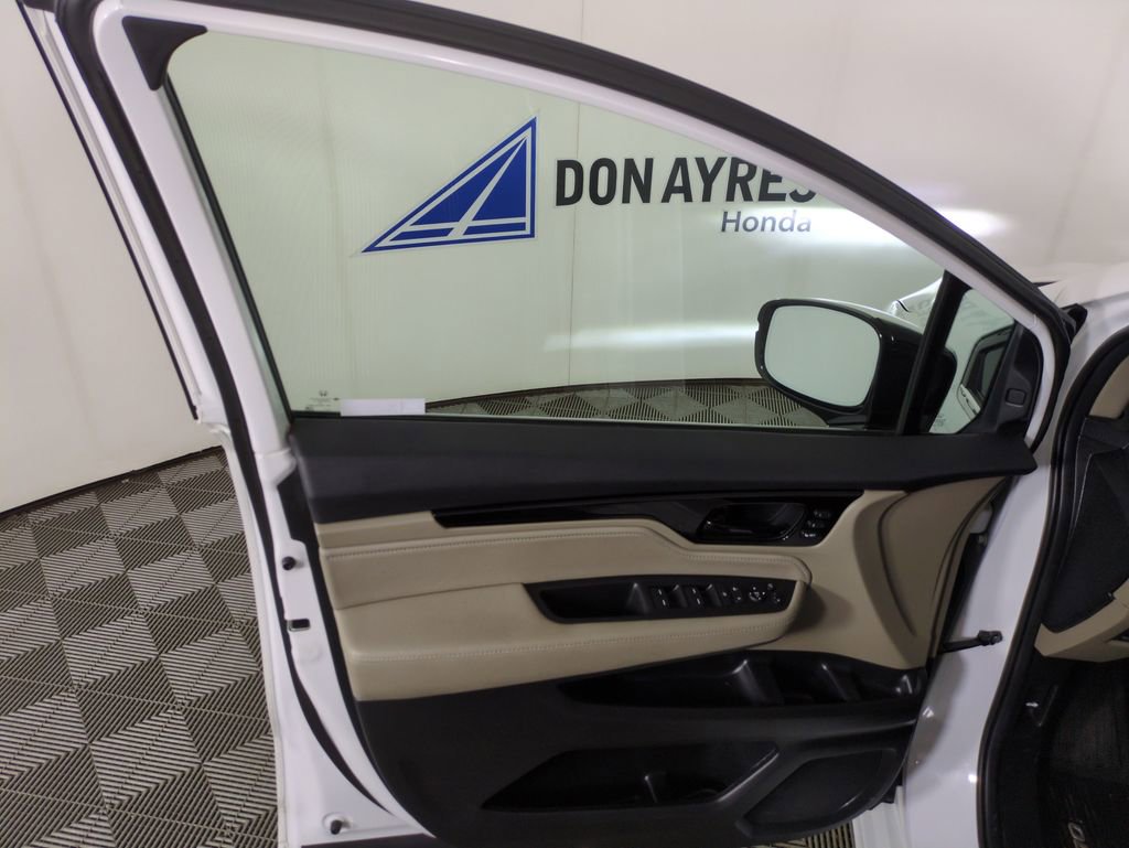 Used 2024 Honda Odyssey Elite image 14