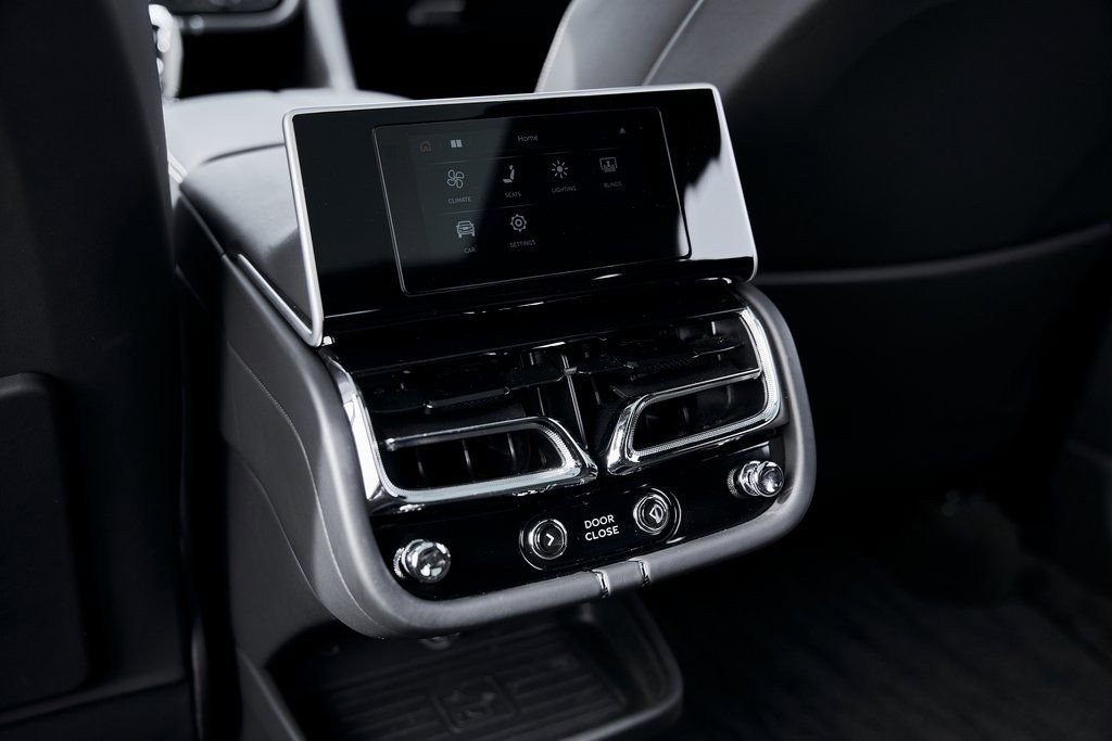 Used 2023 Bentley Bentayga Extended Wheelbase AWD/4WD image 54