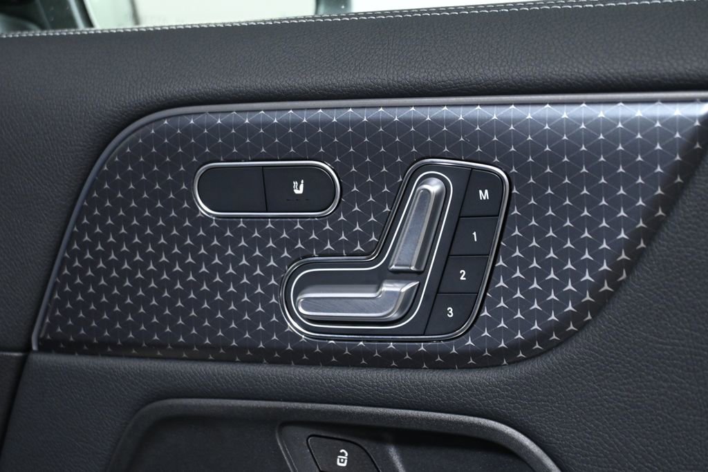 Certified 2025 Mercedes-Benz GLA 250 4MATIC image 27