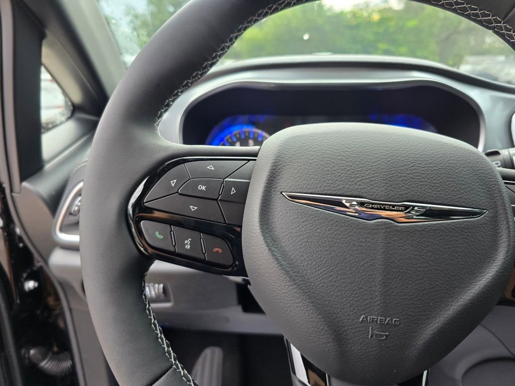 New 2026 Chrysler Pacifica Limited w/ S Appearance Package FWD image 19