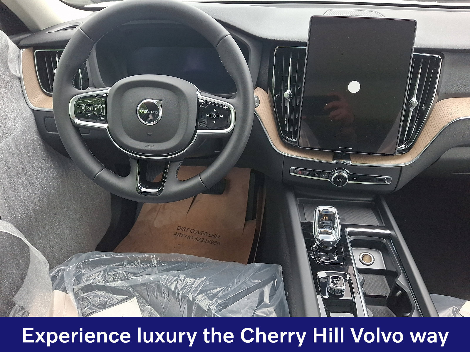 New 2027 Volvo XC60 B5 Plus AWD/4WD image 8