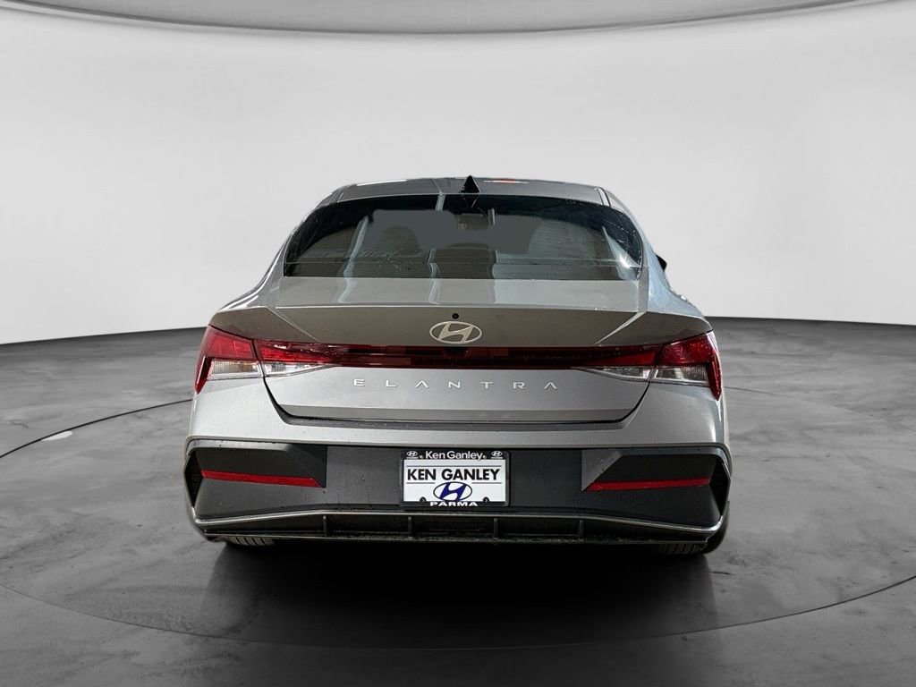 Certified 2024 Hyundai Elantra SEL image 7