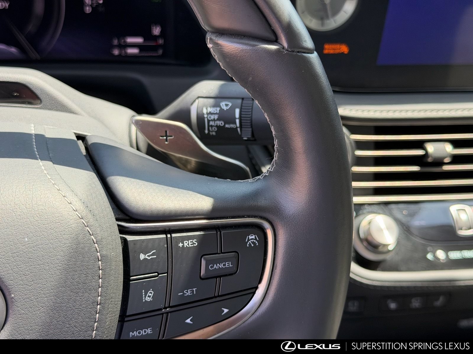 Used 2023 Lexus LS 500h AWD w/ Luxury Package image 15