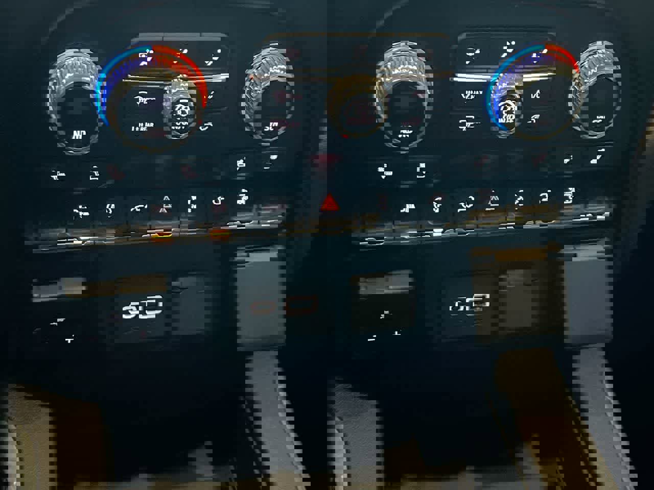 Used 2020 GMC Sierra 1500 Elevation w/ Elevation Value Package AWD/4WD image 19