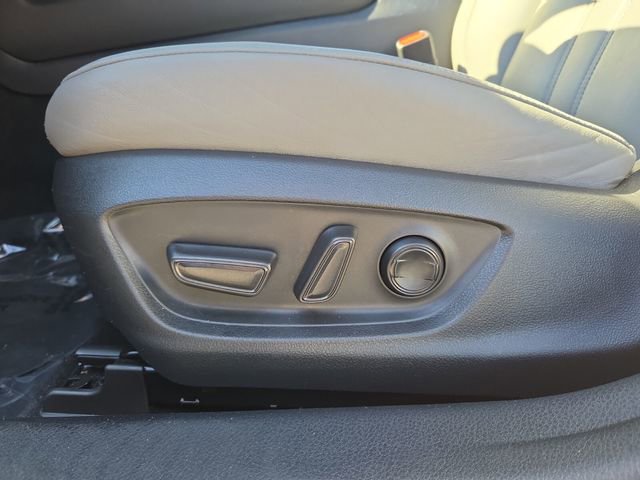 Used 2021 Toyota Avalon XLE w/ Moonroof Package FWD image 12