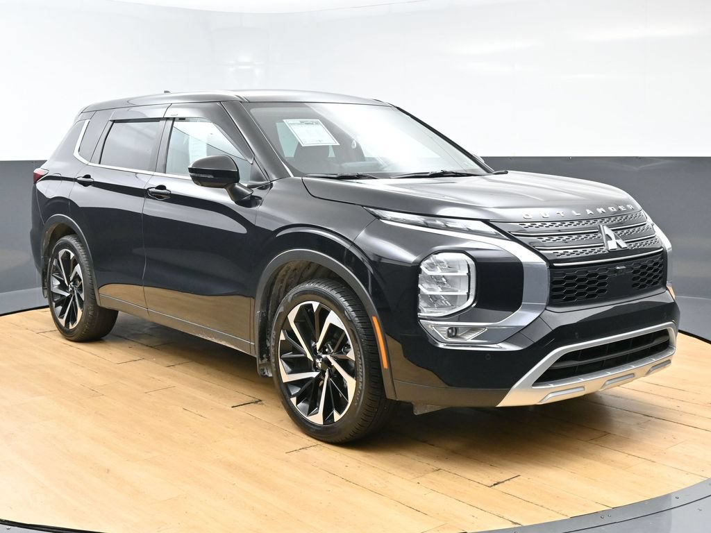 Used 2022 Mitsubishi Outlander SE FWD image 3