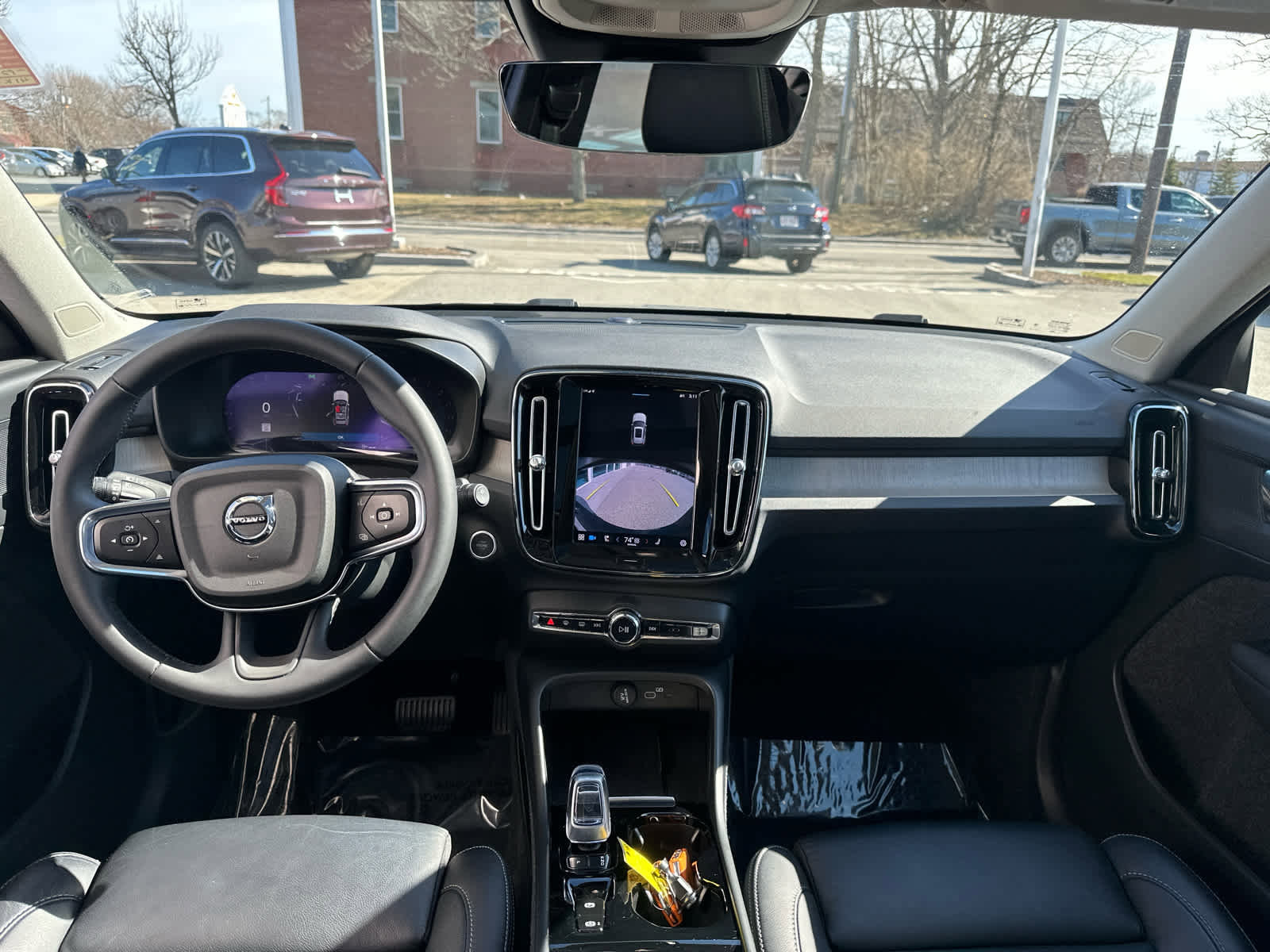 Used 2023 Volvo XC40 B5 Plus w/ Climate Package image 27