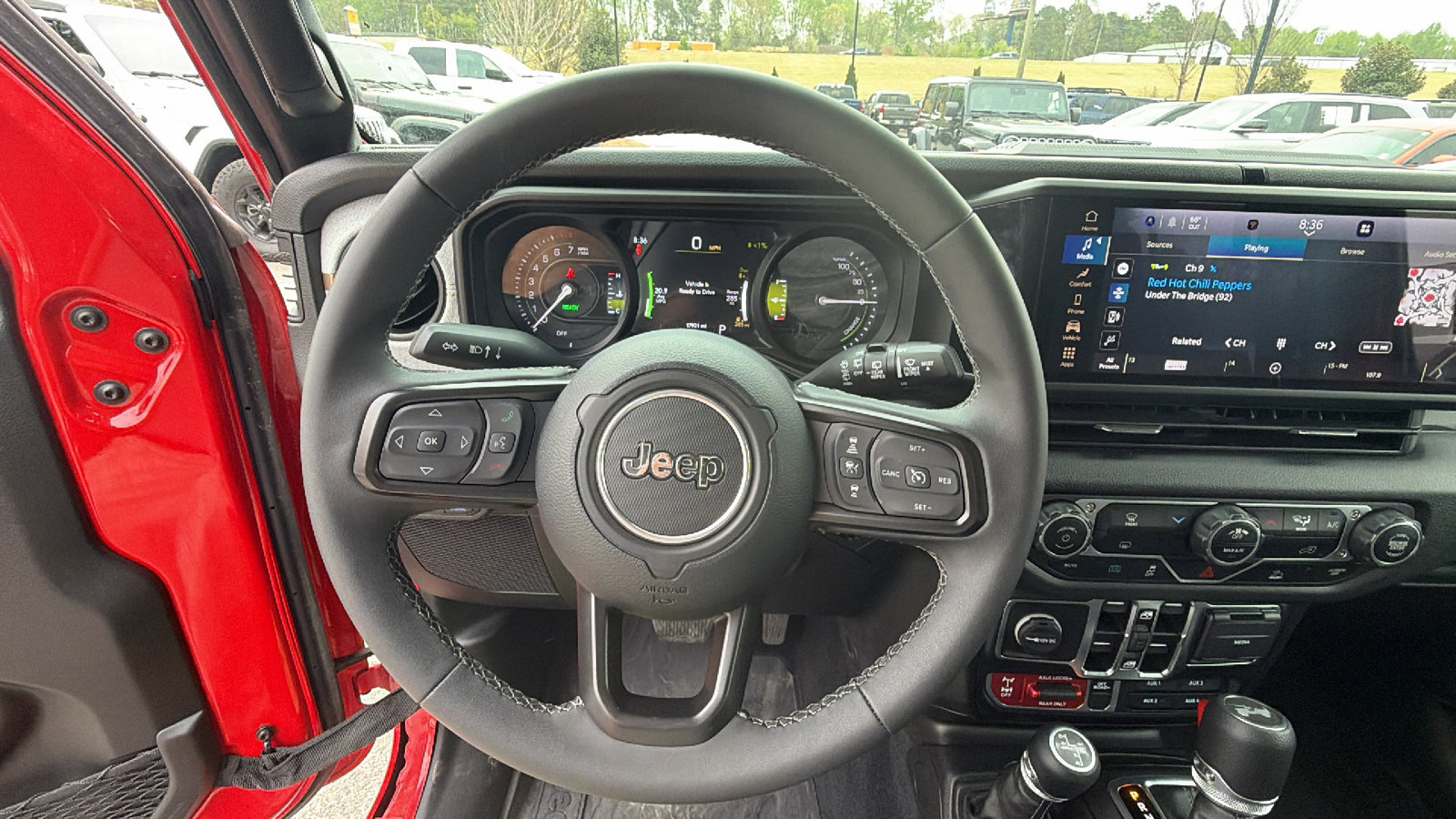 Used 2025 Jeep Wrangler Willys AWD/4WD image 26