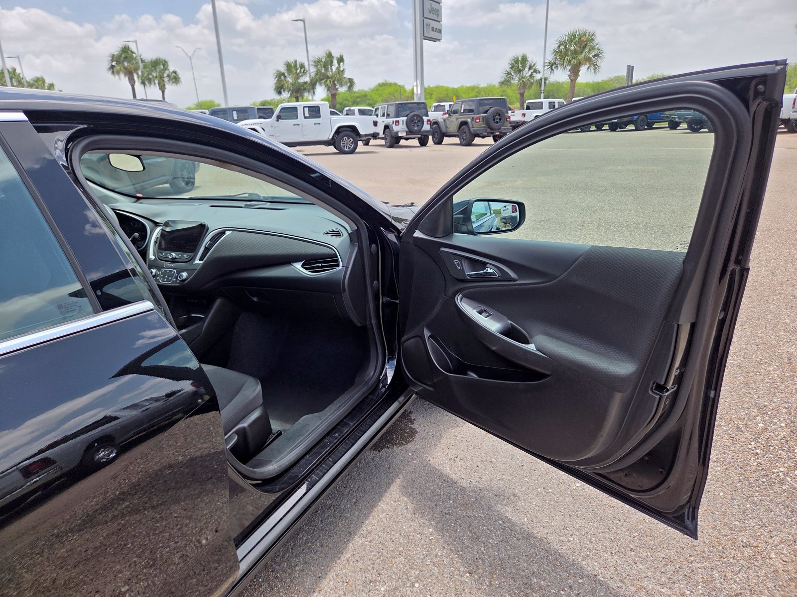 Used 2024 Chevrolet Malibu LT FWD image 18