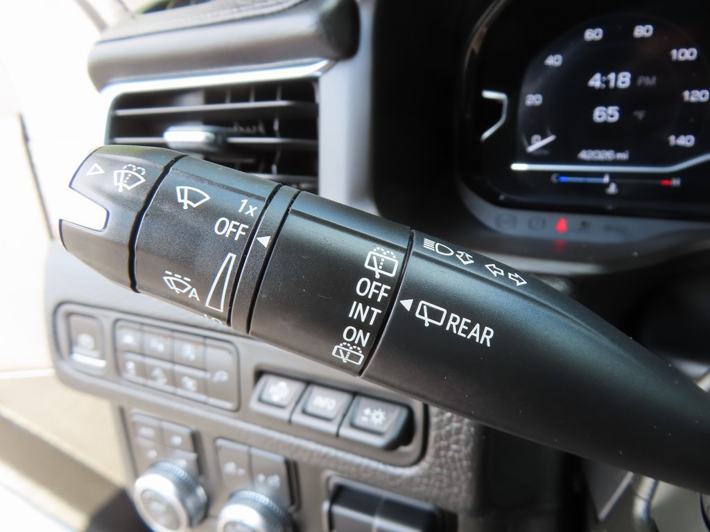 Used 2022 GMC Yukon Denali w/ Denali Premium Package image 23