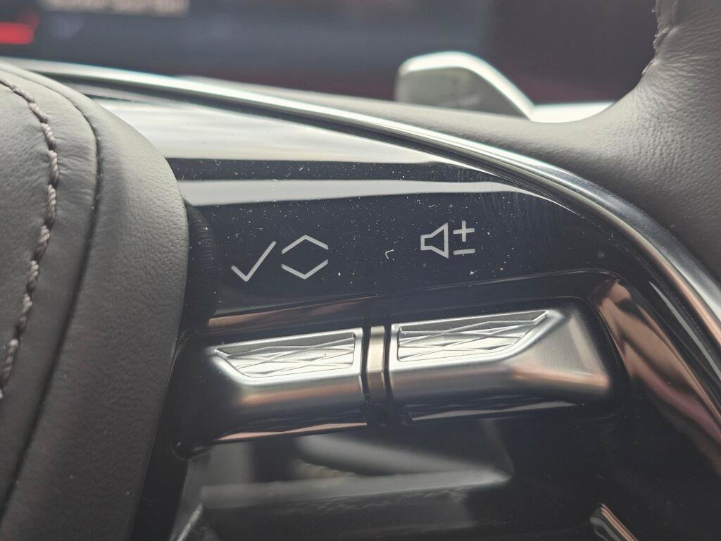 Used 2025 Cadillac Escalade V AWD/4WD image 35