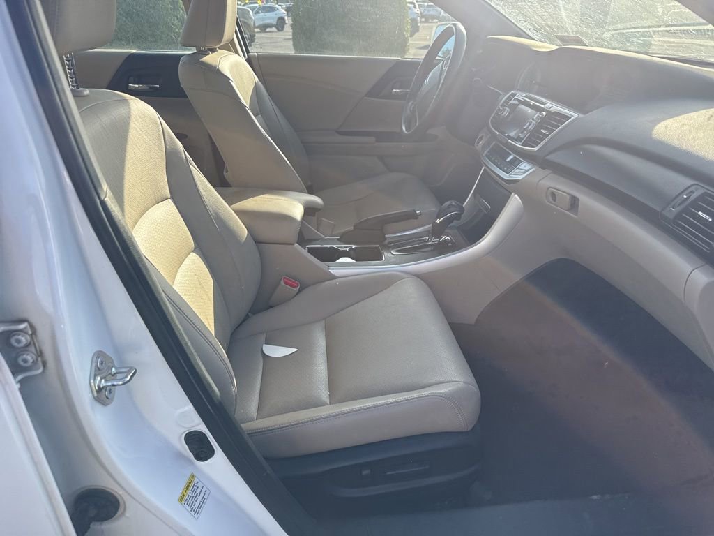 Used 2015 Honda Accord EX-L image 18