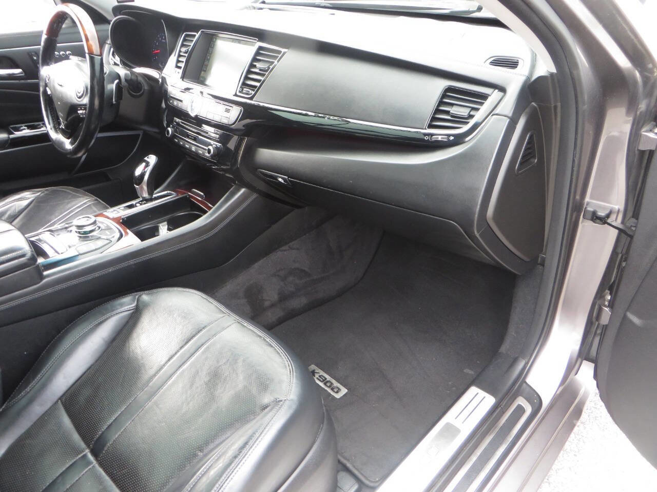 Used 2016 Kia K900 Luxury image 18