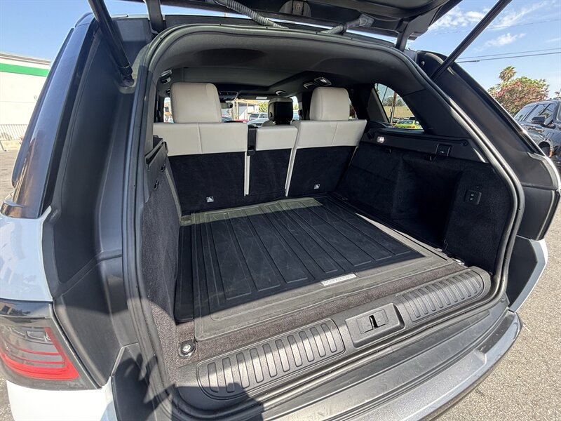 Used 2018 Land Rover Range Rover Sport HSE AWD/4WD image 25