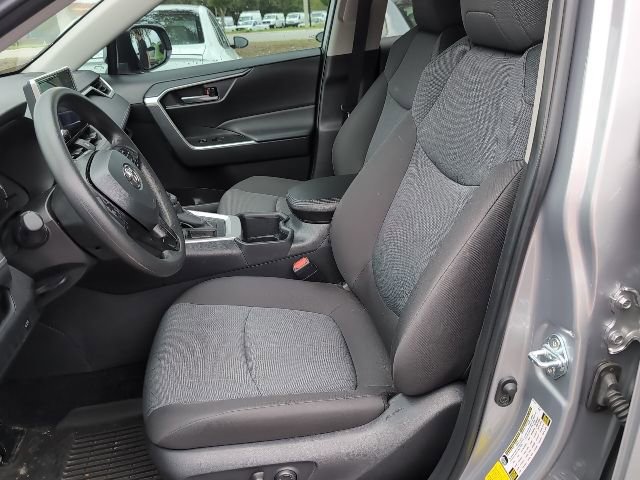 Used 2025 Toyota RAV4 XLE w/ Convenience Package image 9