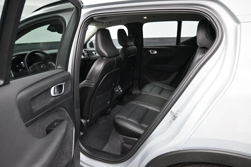 Used 2026 Volvo XC40 B5 Plus AWD/4WD image 15