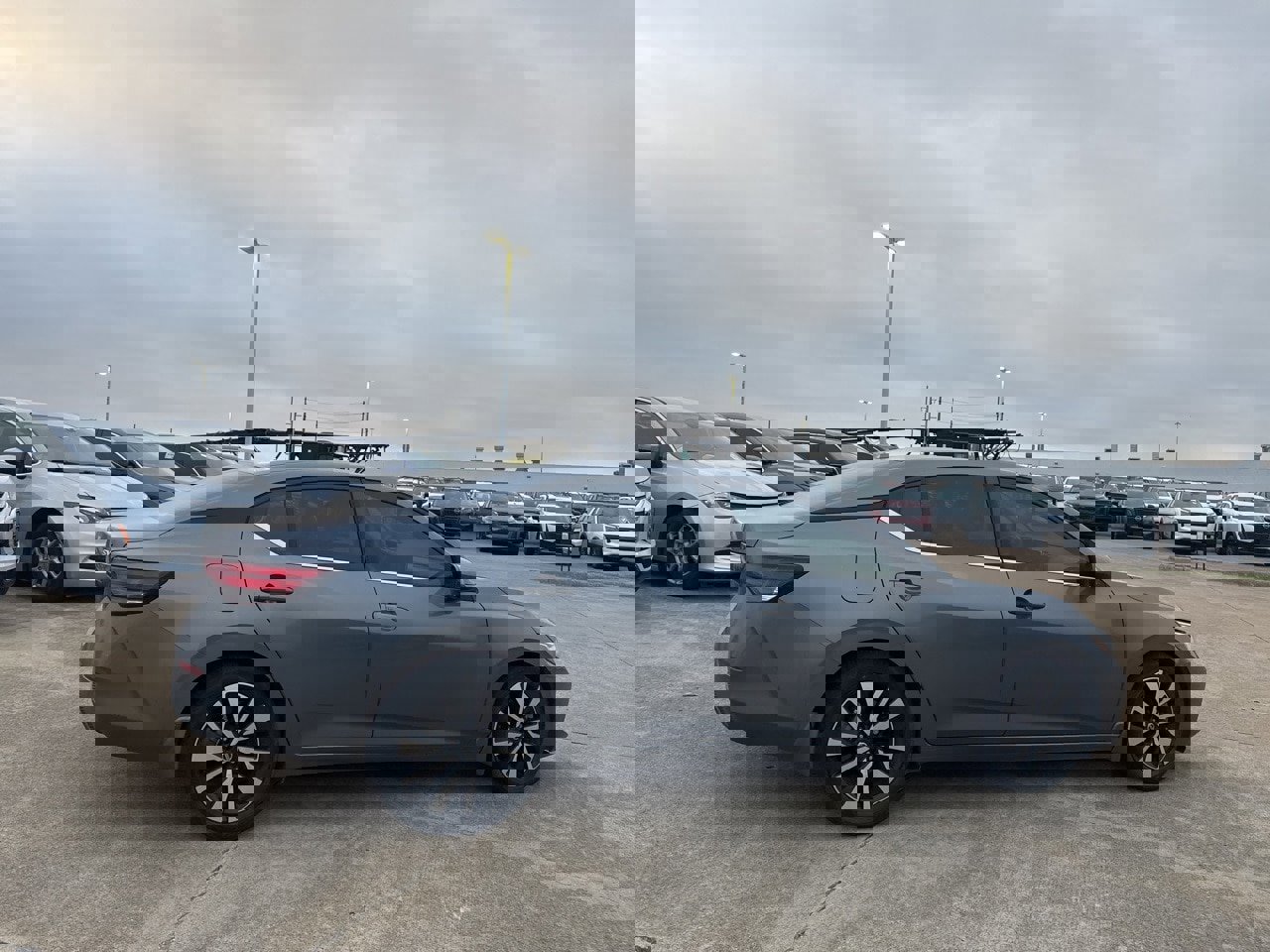 Used 2022 Nissan Sentra SV w/ SV Premium Package image 21