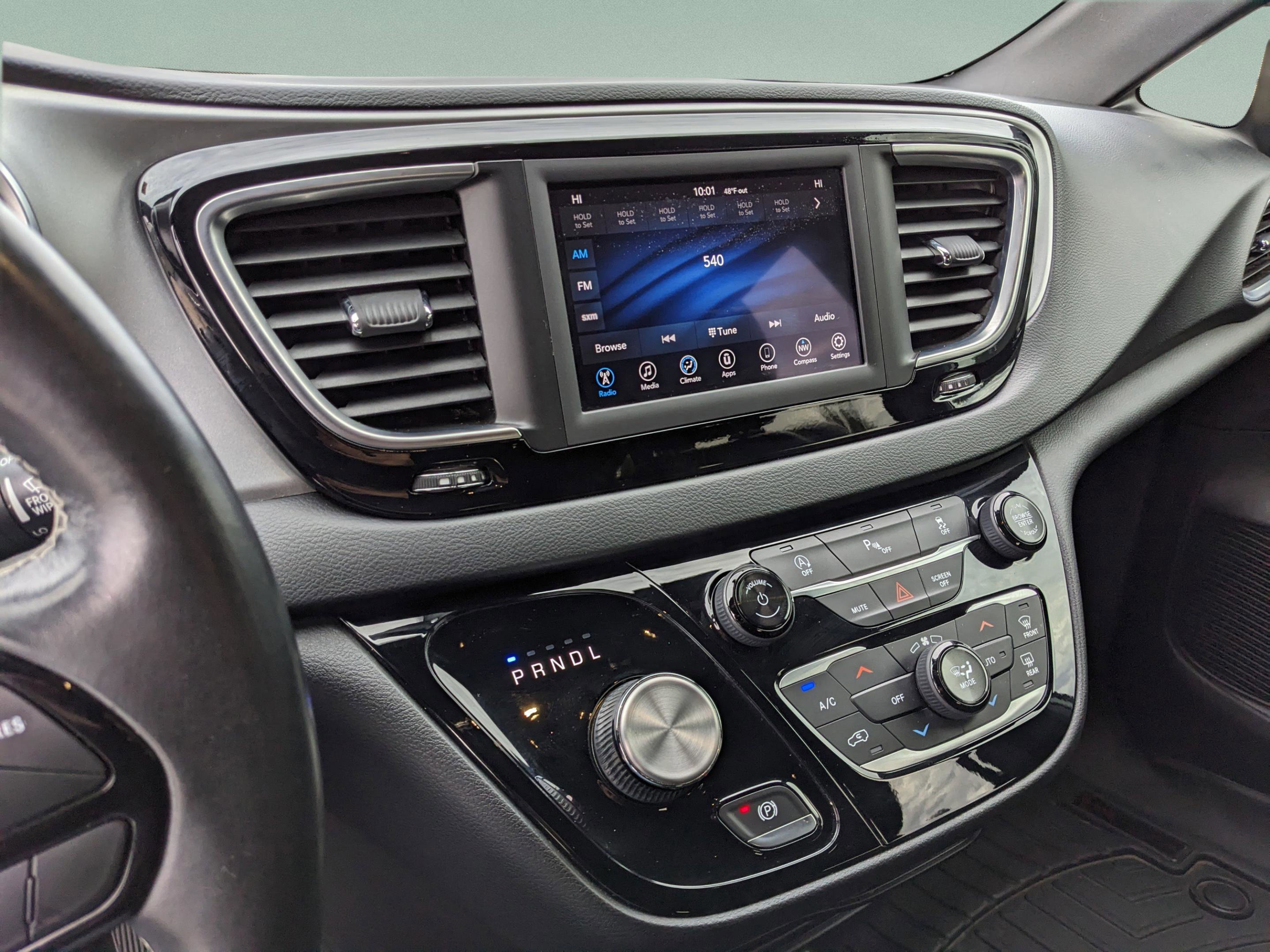 Used 2019 Chrysler Pacifica Touring Plus w/ S Appearance Package image 29