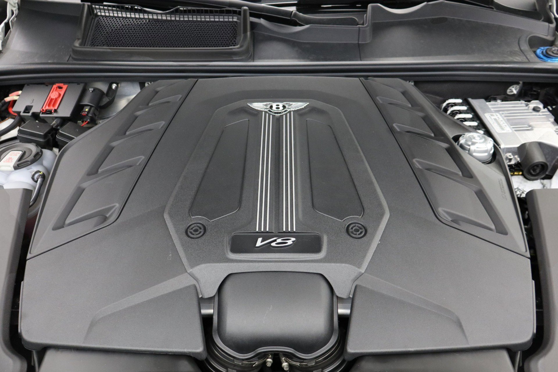 Used 2024 Bentley Bentayga image 28