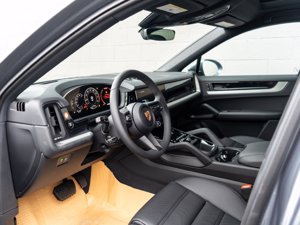 New 2026 Porsche Cayenne Coupe AWD/4WD image 5