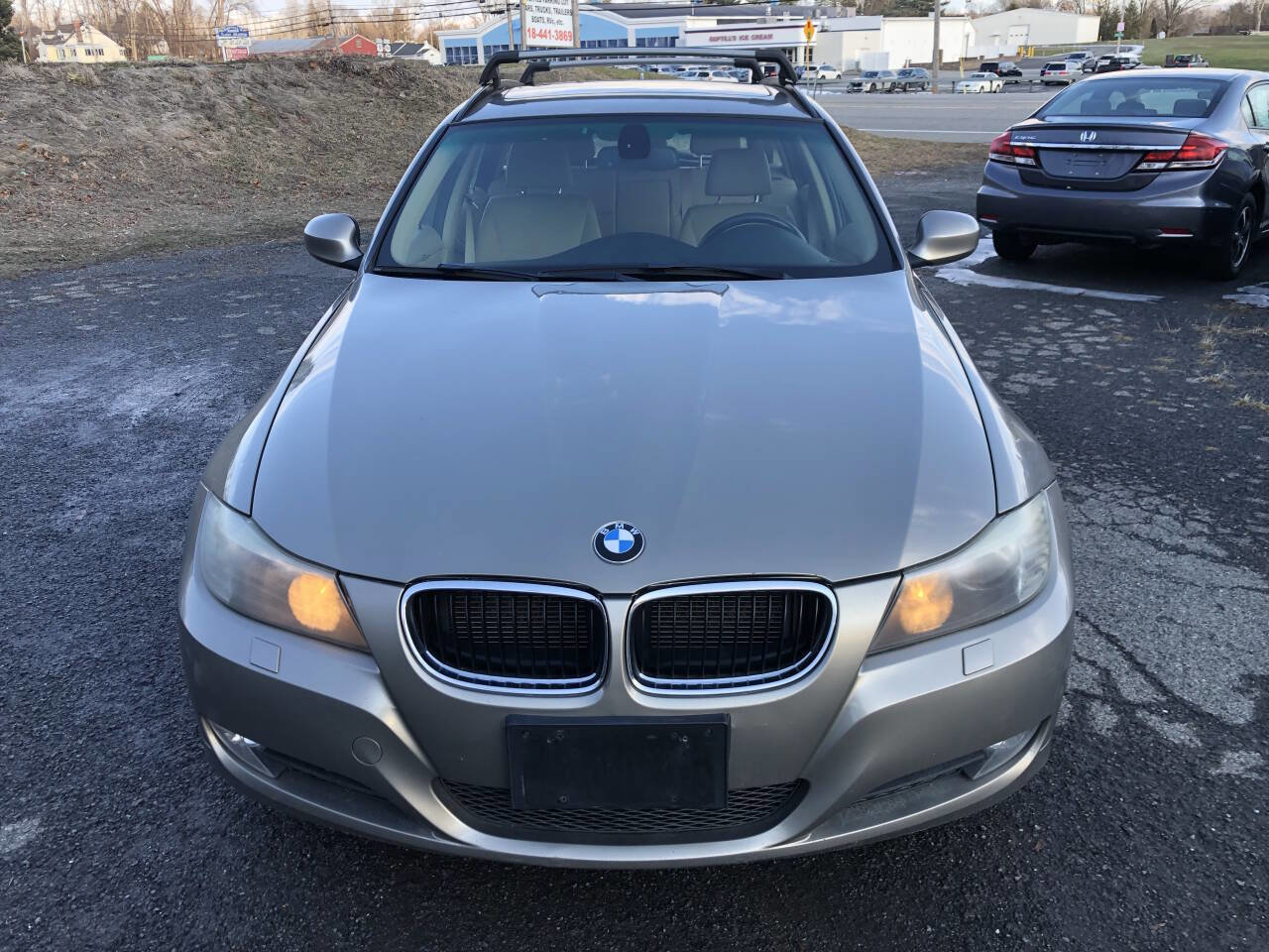 Used 2012 BMW 328i xDrive 328i xDrive AWD 4dr Wagon image 3