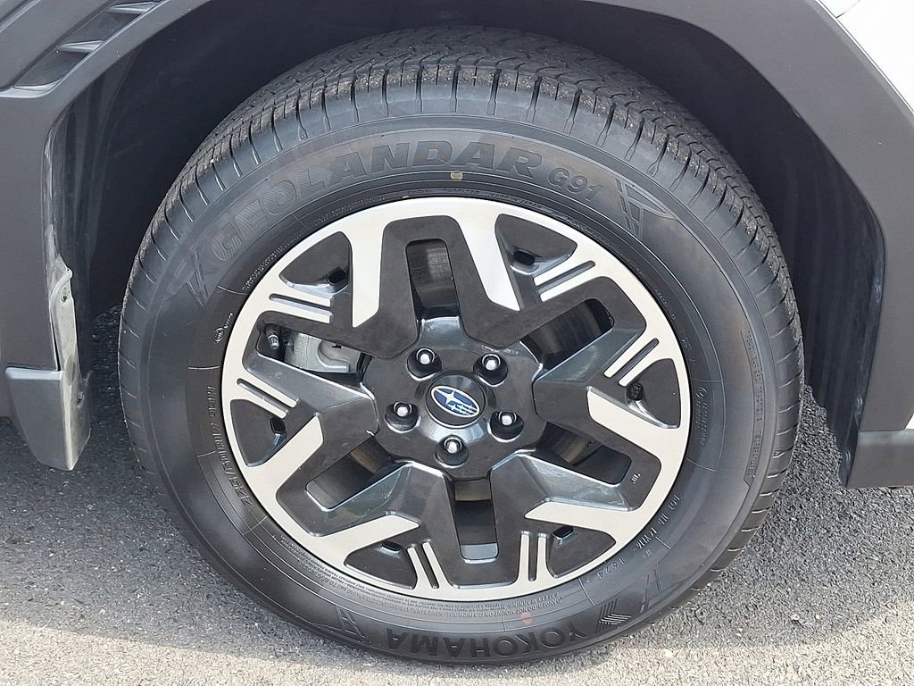 Used 2025 Subaru Forester Premium image 8