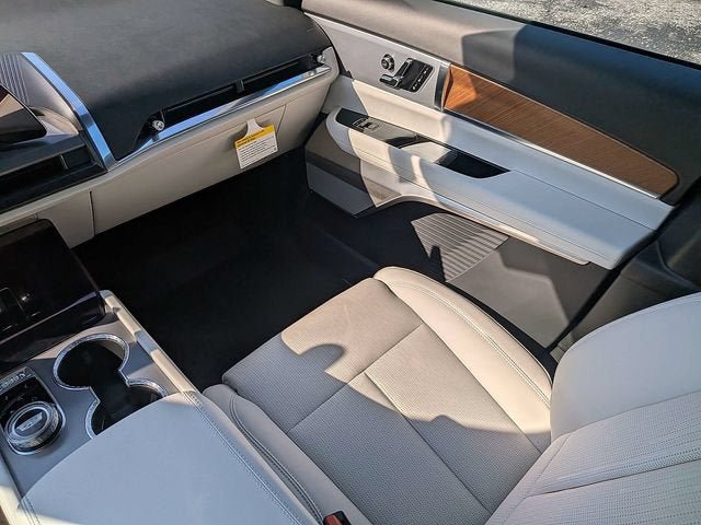 New 2027 Cadillac Vistiq Sport w/ LPO, Floor Liner Package AWD/4WD image 19