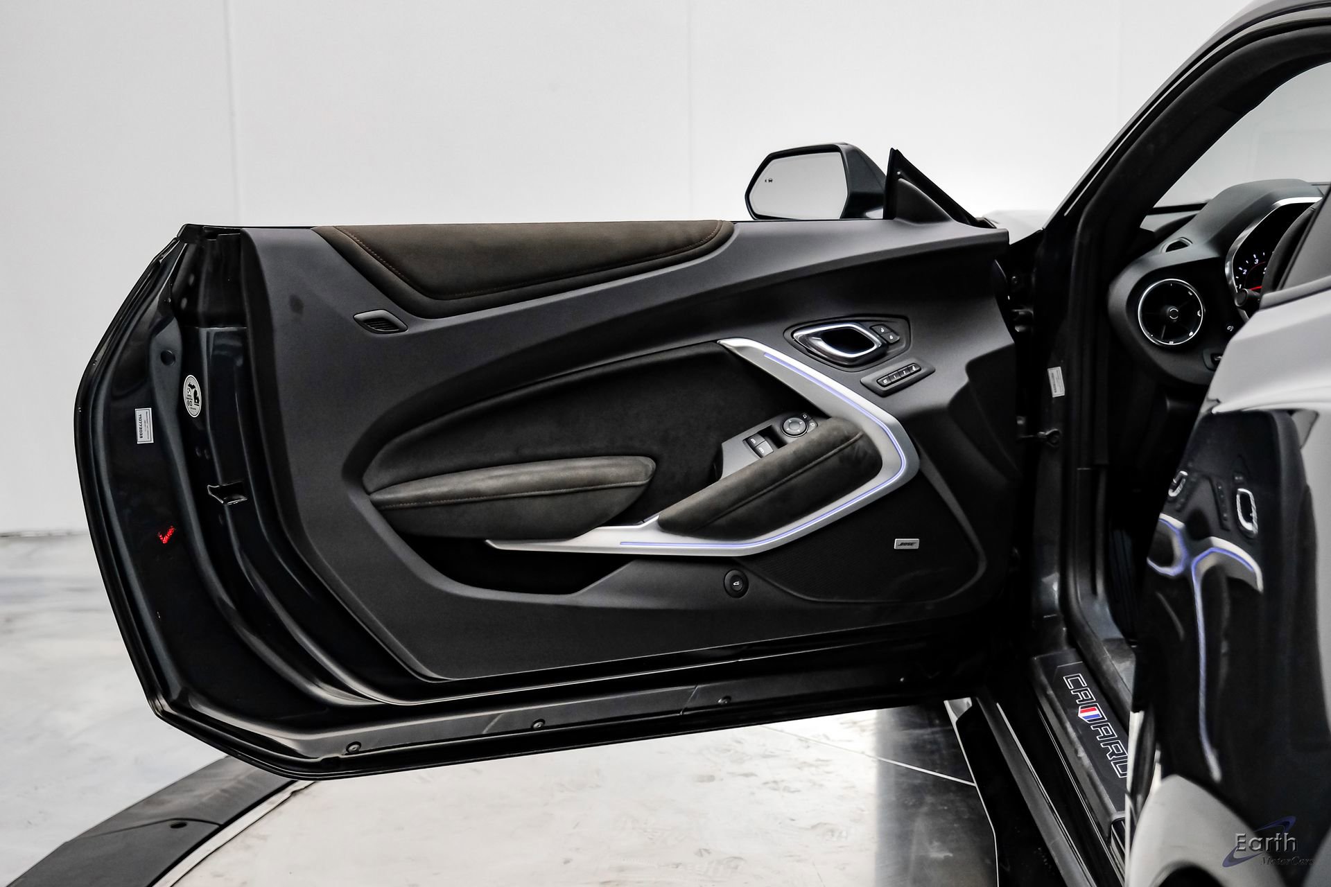 Used 2018 Chevrolet Camaro ZL1 RWD image 71