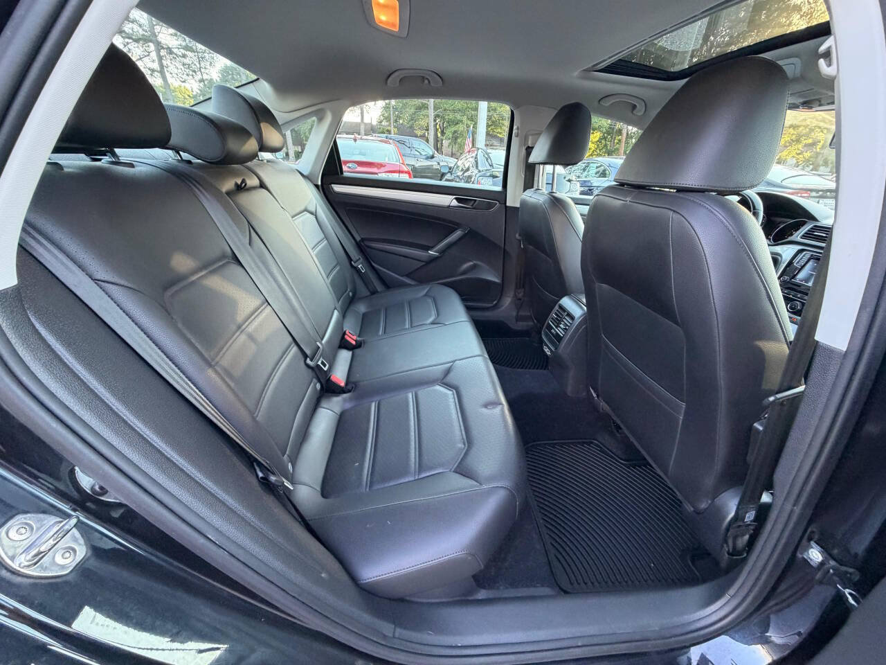Used 2019 Volkswagen Passat 2.0T Wolfsburg FWD image 21