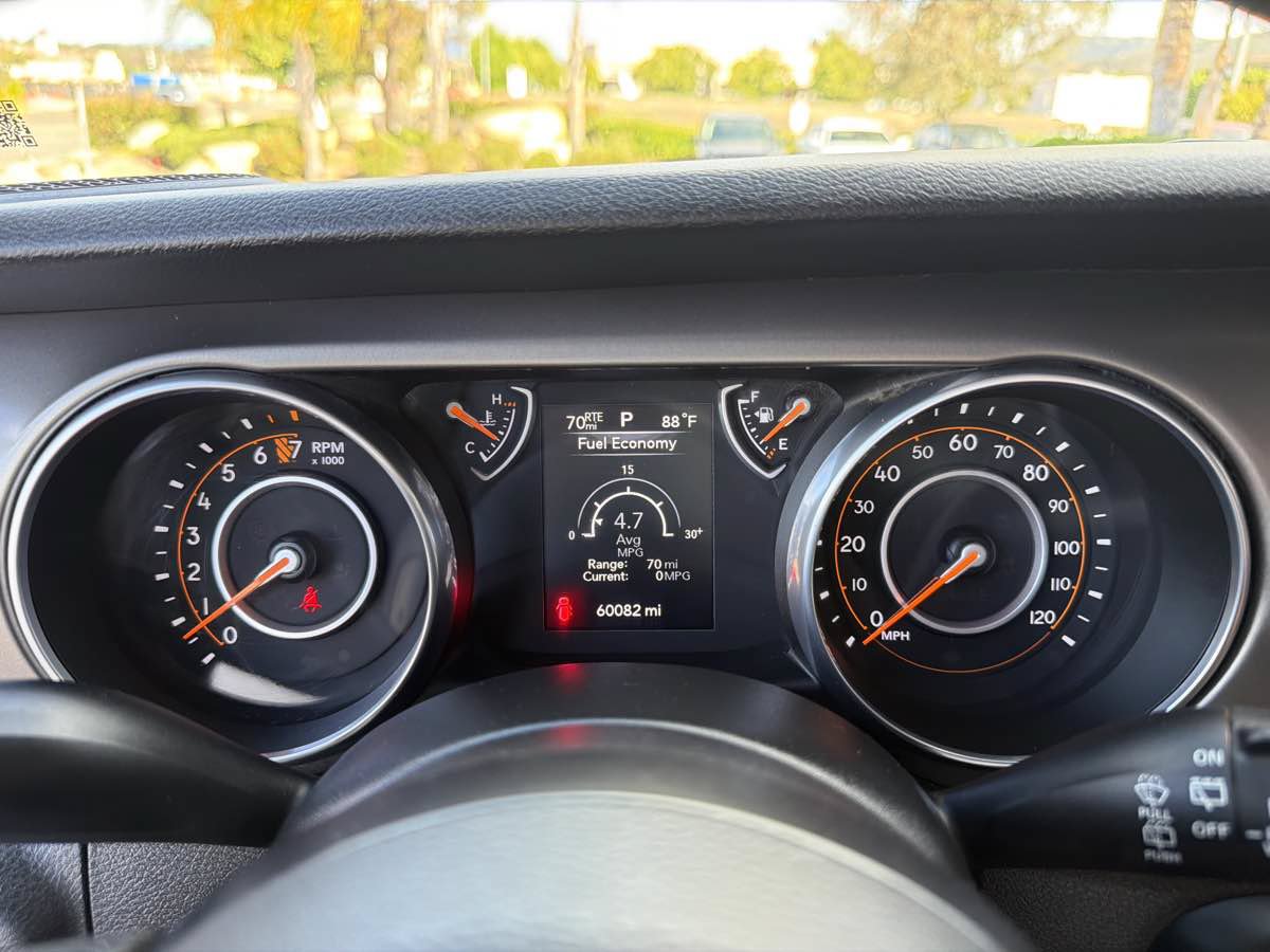 Used 2018 Jeep Wrangler Unlimited Sport AWD/4WD image 27