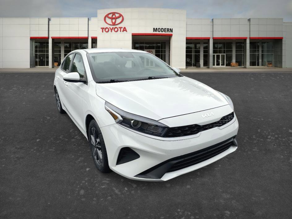 Used 2023 Kia Forte LXS FWD image 3