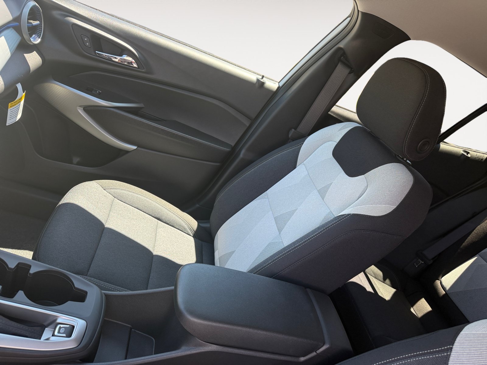 New 2026 Chevrolet Trax LS w/ LS Convenience Package FWD image 15