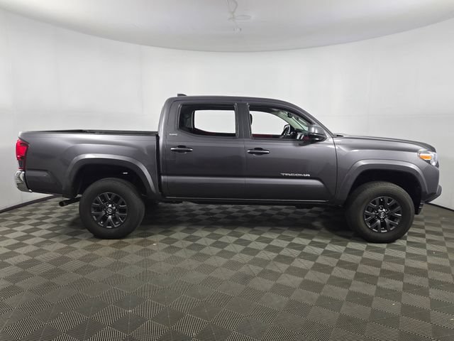 Used 2022 Toyota Tacoma SR5 AWD/4WD image 10