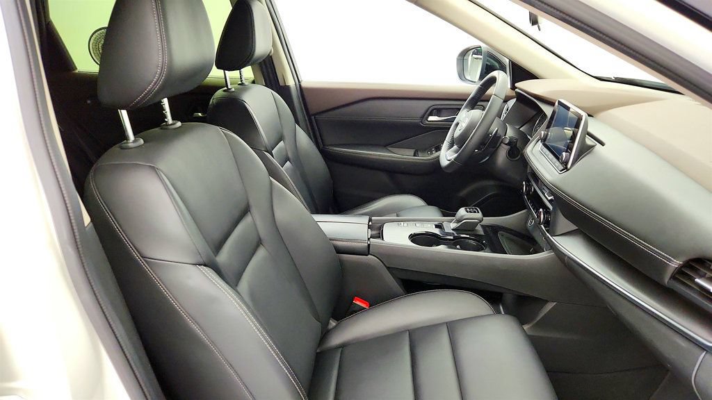 Used 2023 Nissan Rogue SV w/ SV Premium B Package FWD image 23