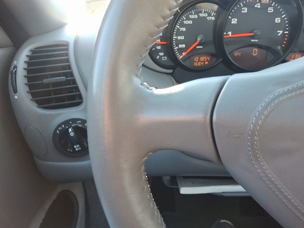 Used 2001 Porsche 911 Carrera image 21