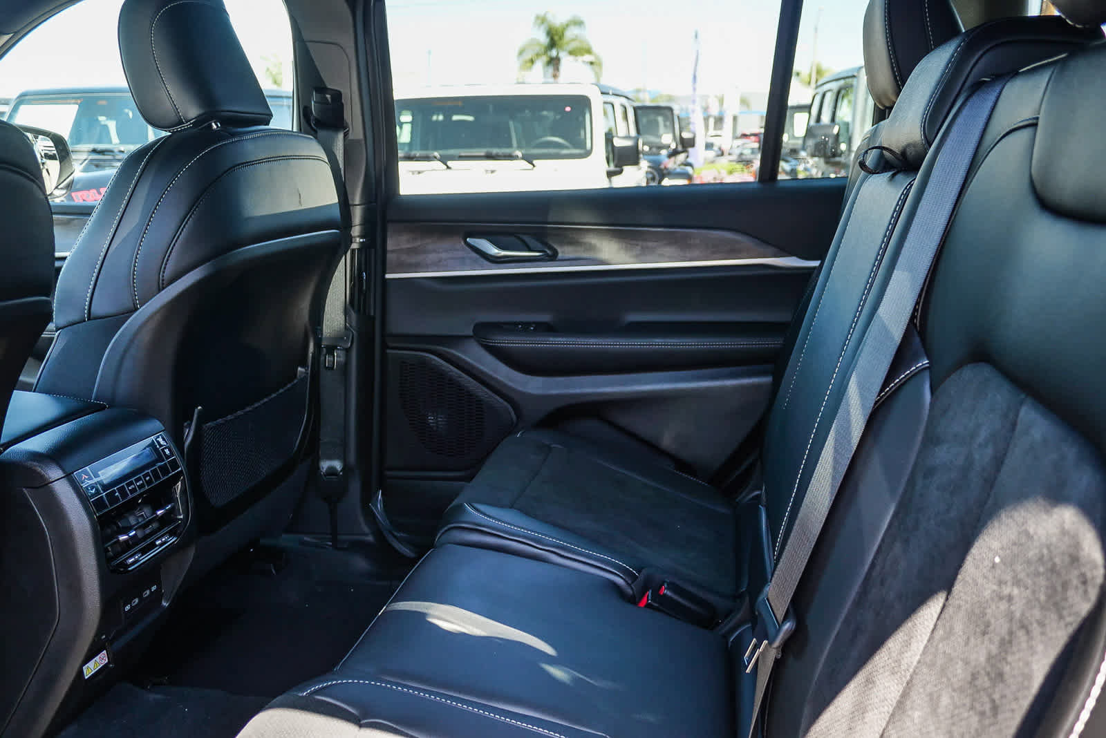 New 2026 Jeep Grand Cherokee L 4WD image 18