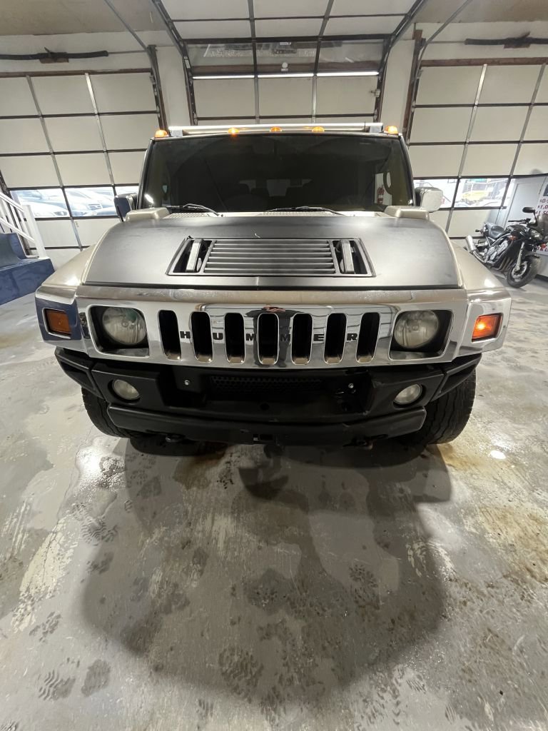 Used 2004 HUMMER H2 w/ Preferred Equipment Group image 2