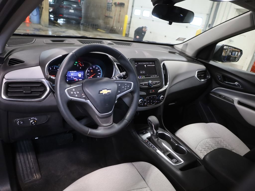 Used 2023 Chevrolet Equinox LT w/ Driver Convenience Package image 28