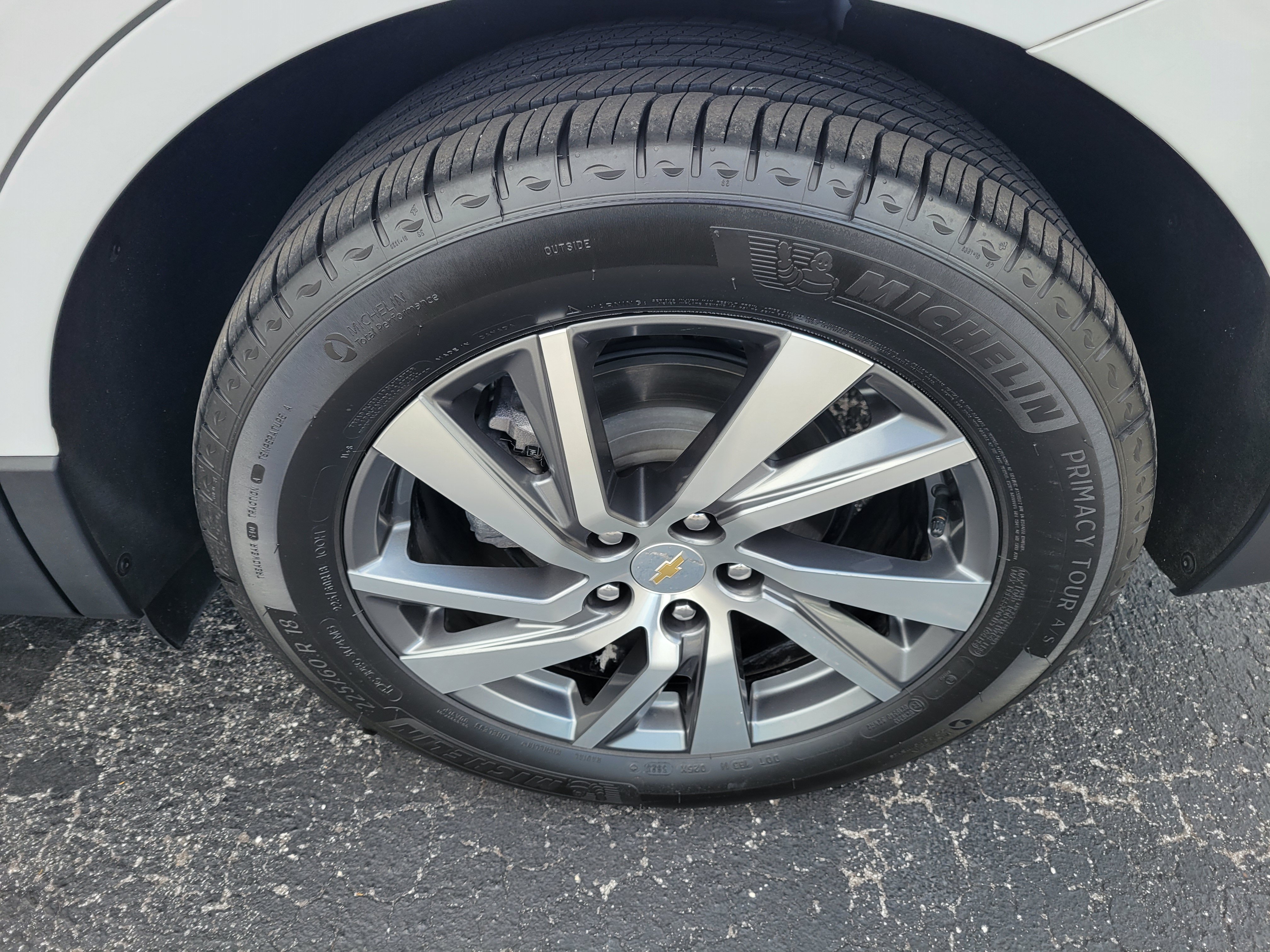 Certified 2024 Chevrolet Equinox Premier w/ LPO, Floor Liner Package FWD image 37