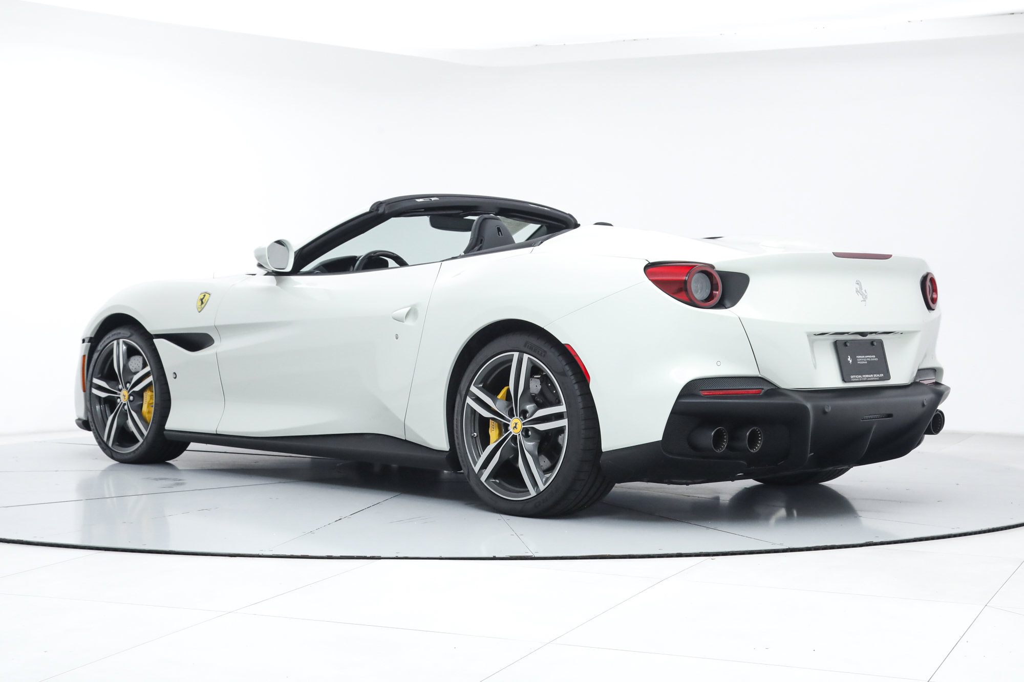 Certified 2023 Ferrari Portofino M RWD image 8