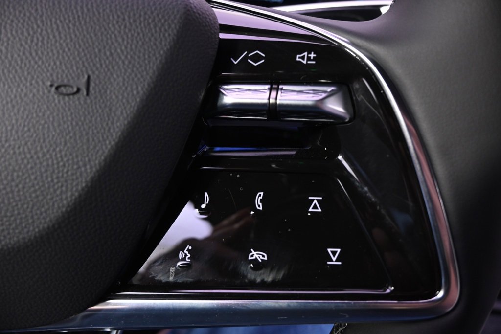 New 2025 Cadillac Optiq Luxury 1 w/ LPO, Floor Liner Package image 34