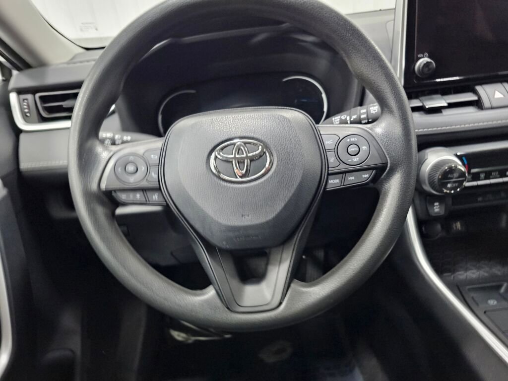 Used 2024 Toyota RAV4 XLE image 10