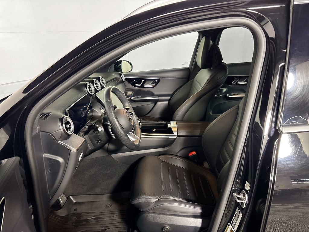 Used 2023 Mercedes-Benz GLC 300 4MATIC image 11