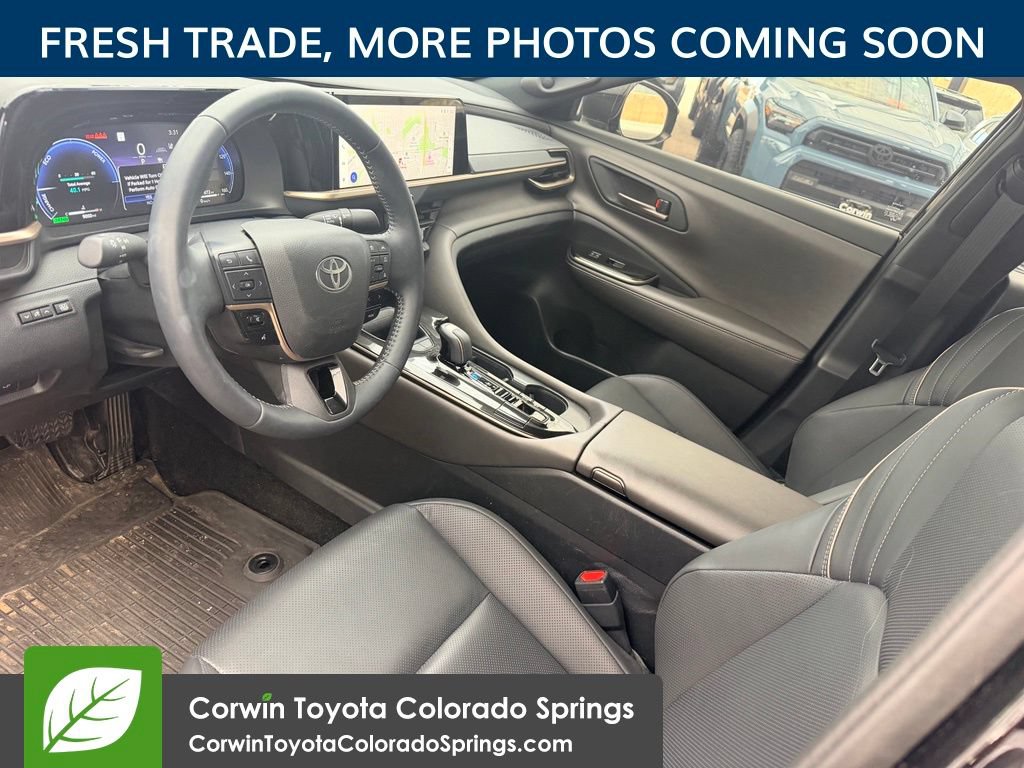 Used 2025 Toyota Crown AWD/4WD image 10