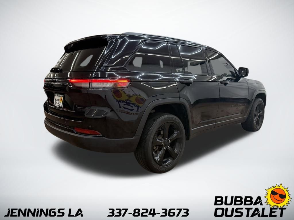 Used 2023 Jeep Grand Cherokee Altitude AWD/4WD image 5