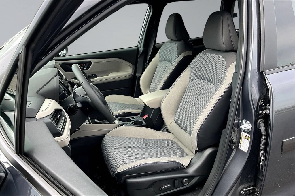 Used 2025 Subaru Forester Premium AWD/4WD image 19