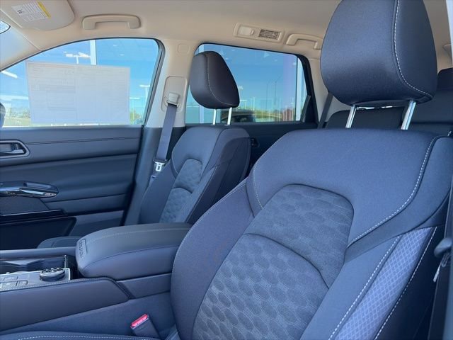 New 2026 Nissan Pathfinder SV image 9