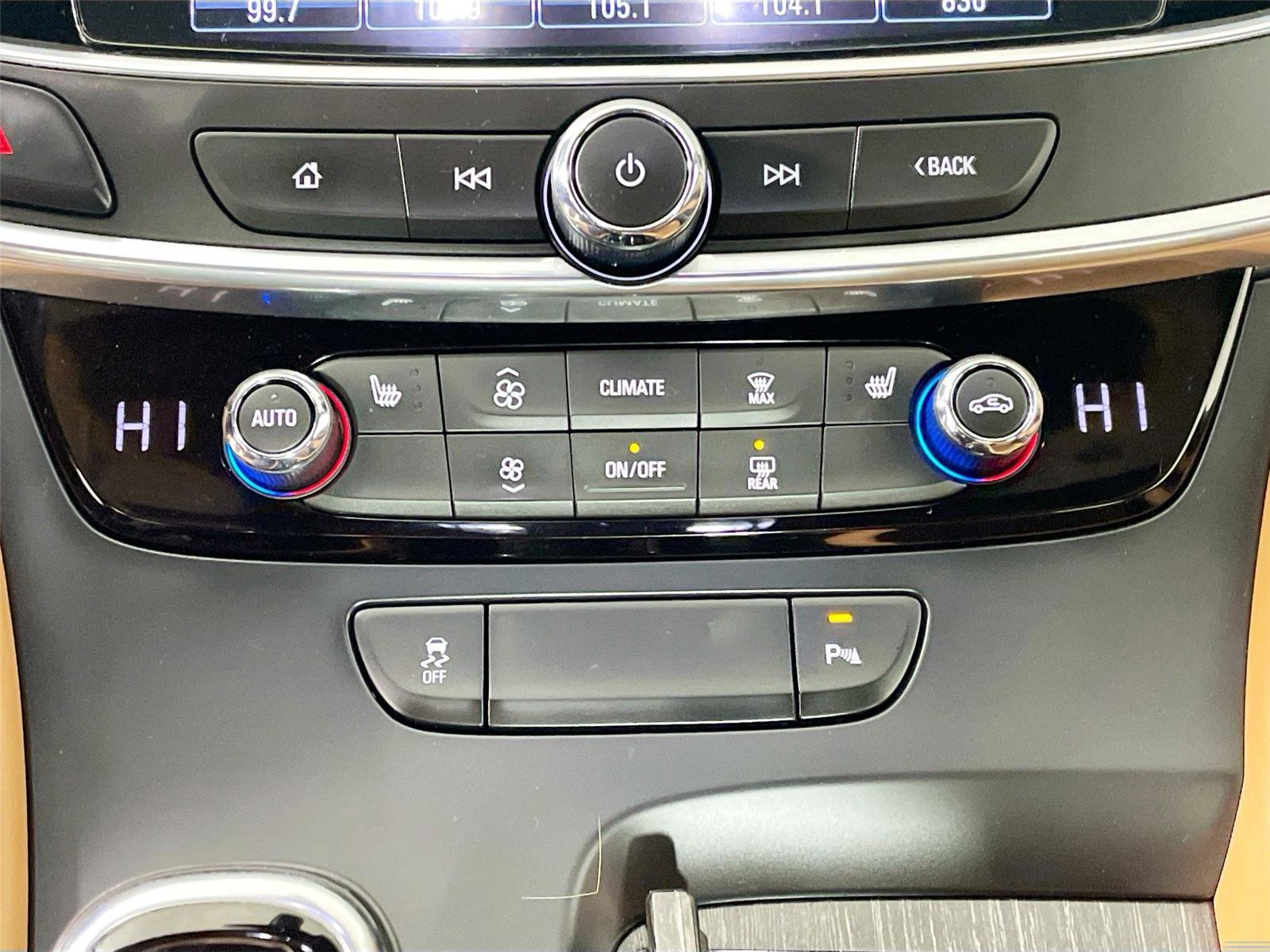 Used 2017 Buick LaCrosse Essence image 9