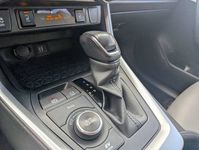 Used 2023 Toyota RAV4 XLE Premium image 23