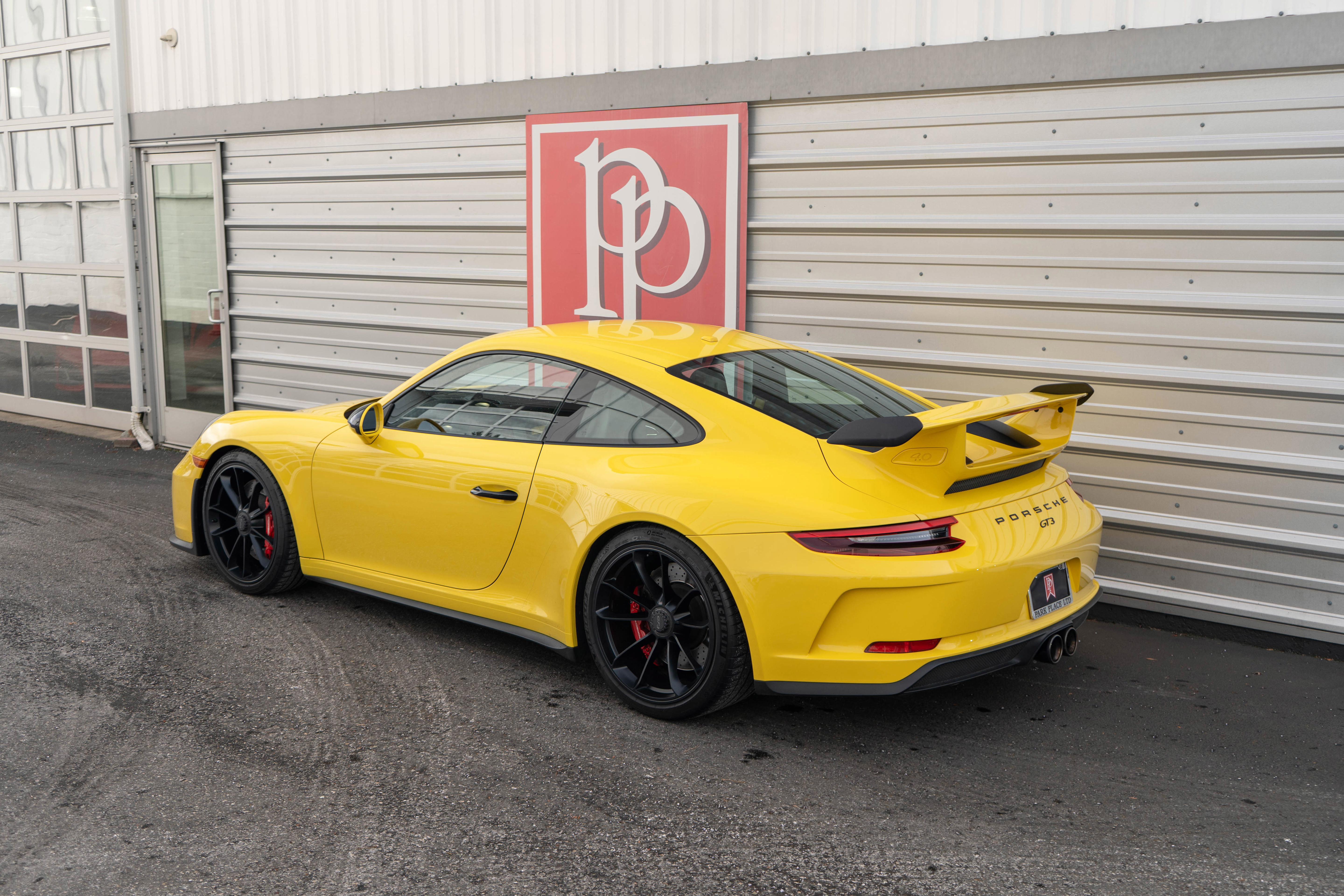 Used 2018 Porsche 911 GT3 w/ Sport Chrono Package RWD image 41